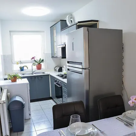 Summer Breeze Apartment